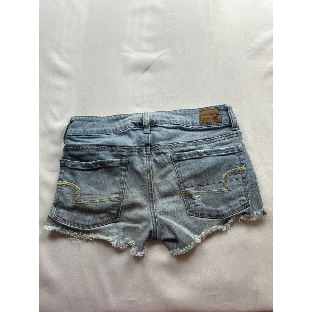 American Eagle Women's Denim Cut Off Raw Hem Denim Jean Shorts sz 2 - Picture 6 of 6